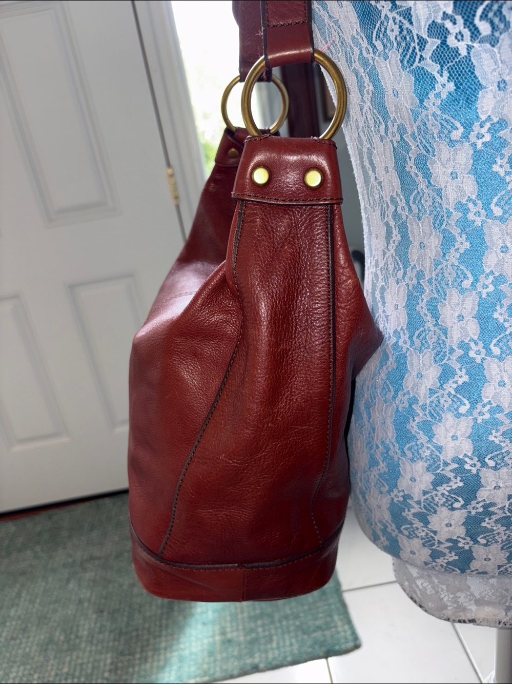 Fossil   Shoulder Bag  bucket bag  hobo bag  genuine leather
Saddle Brown  EUC - Picture 4 of 14